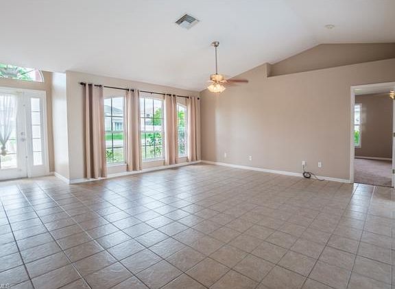 3rd image of 2125 SW 20th Ave