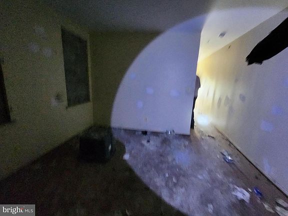 3rd image of 1800 Presbury St