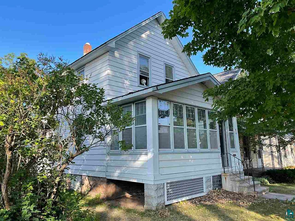 1st image of 619 11th Ave W