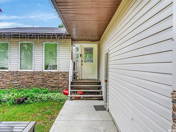 2nd image of 815 98th AVENUE