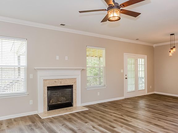 5th image of 156 Matlen Dr