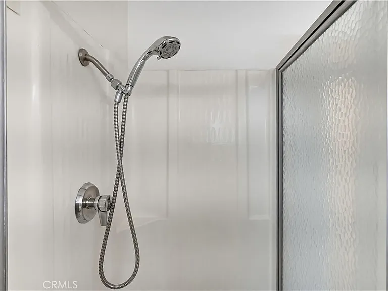 18102 Hatteras St — Photo 24