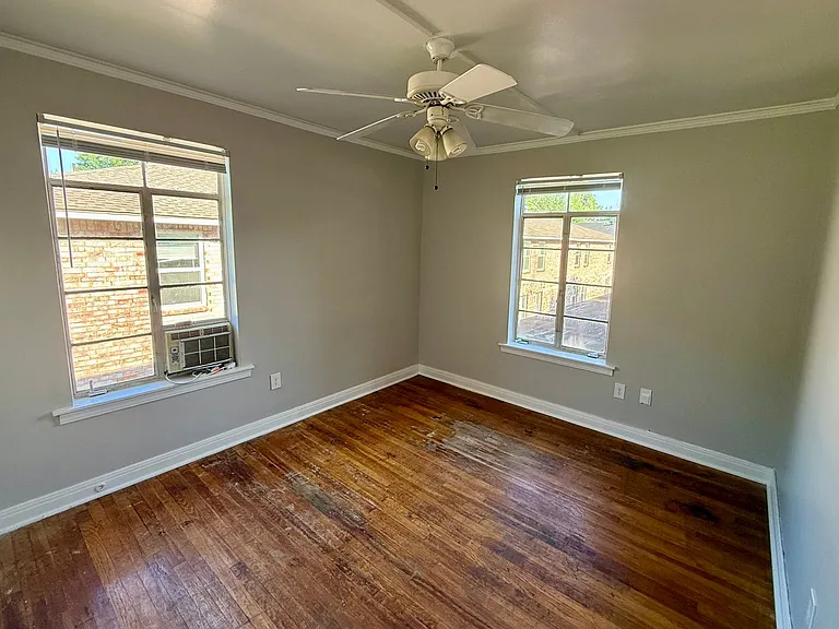 1009 Flint St — Photo 6