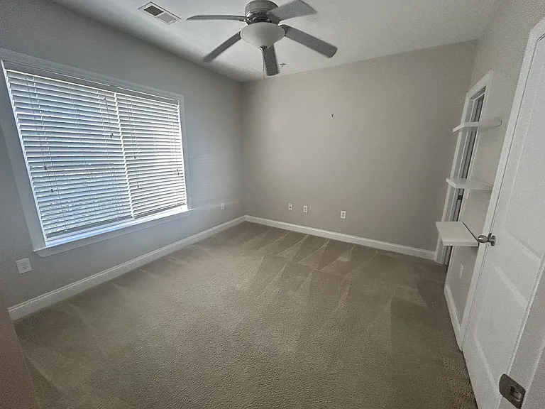 300 Gateway Dr — Photo 49