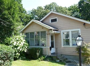26 Hinkley Pl, Poughkeepsie, NY 12601