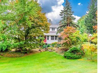 9471 Mayfield Rd, Chesterland, OH 44026