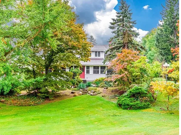 9475 Mayfield Rd, Chesterland, OH 44026