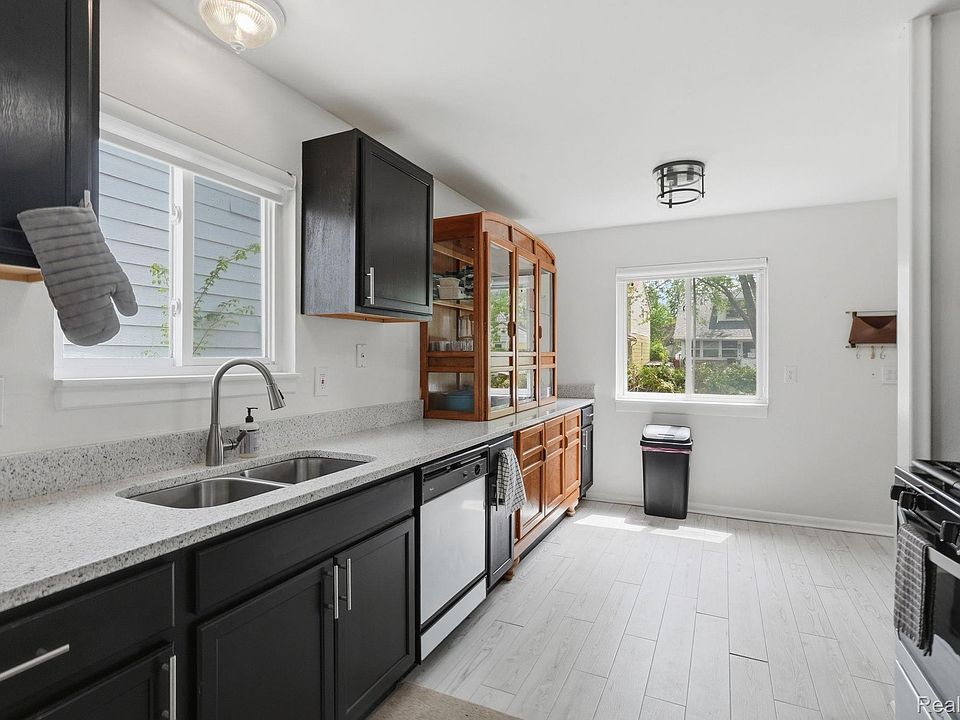 733 Camden St, photo 6