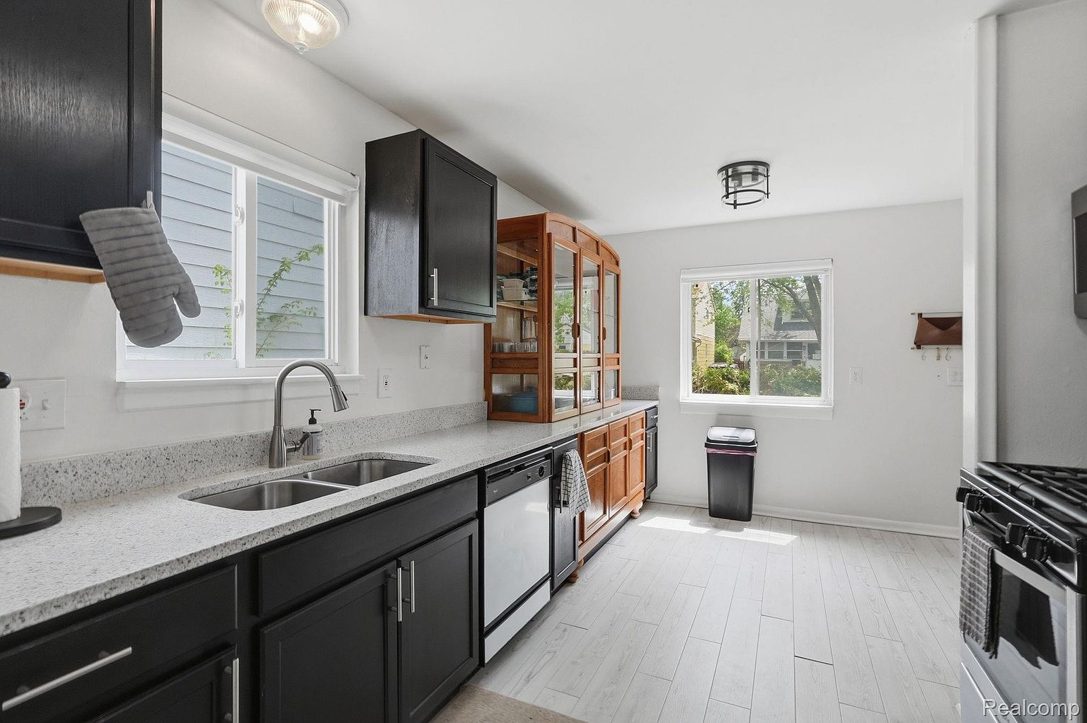 733 Camden St, photo 6