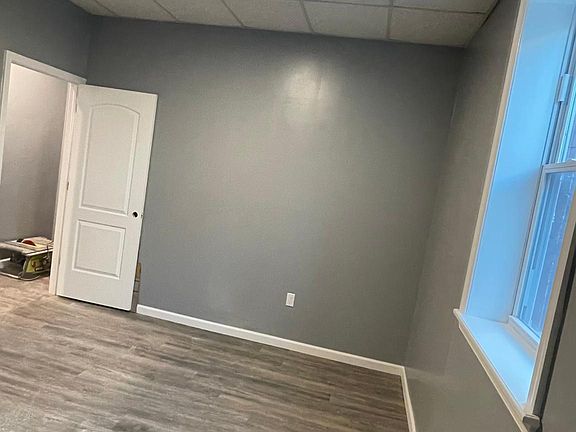 5th image of 1628 Wolf St Floor 1