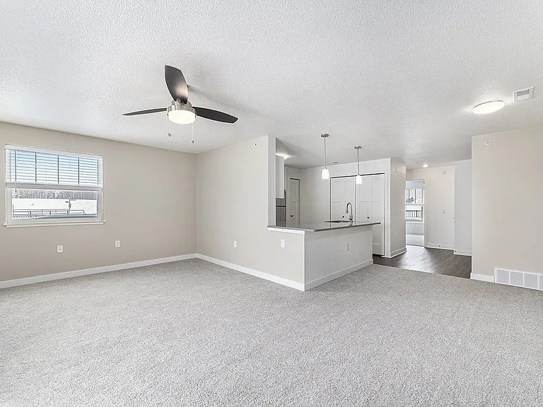 Eagle Ridge Apartment Homes — Photo 17