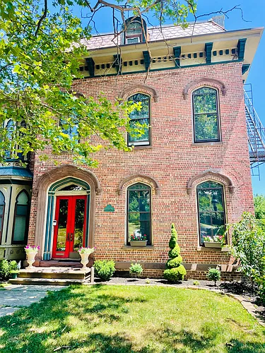222 Montgomery St #1 Photo 1