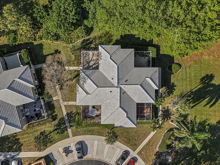 1945 Stratford Way — Photo 3