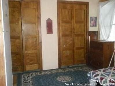 5th image of 923 Milvid Ave