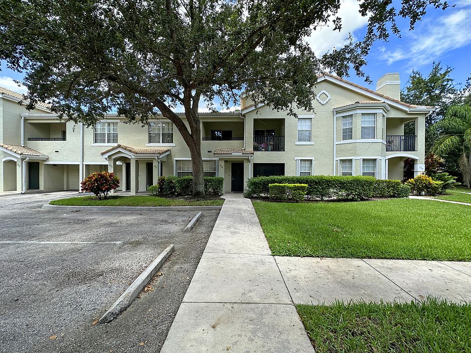 1st image of 108 SW Peacock Blvd APT 204-05-204