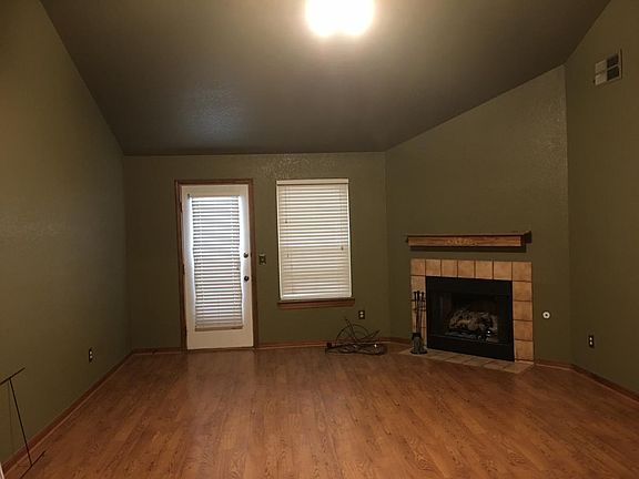 4th image of 10104 Bradford Way