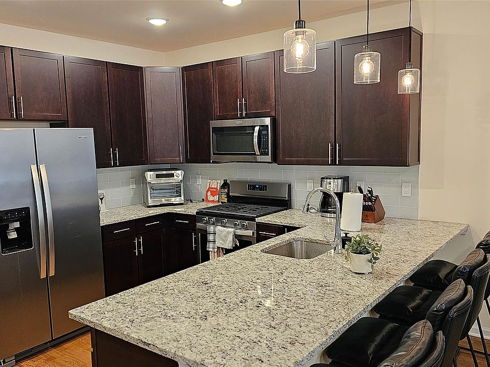 1st image of 260 Main St Unit 9