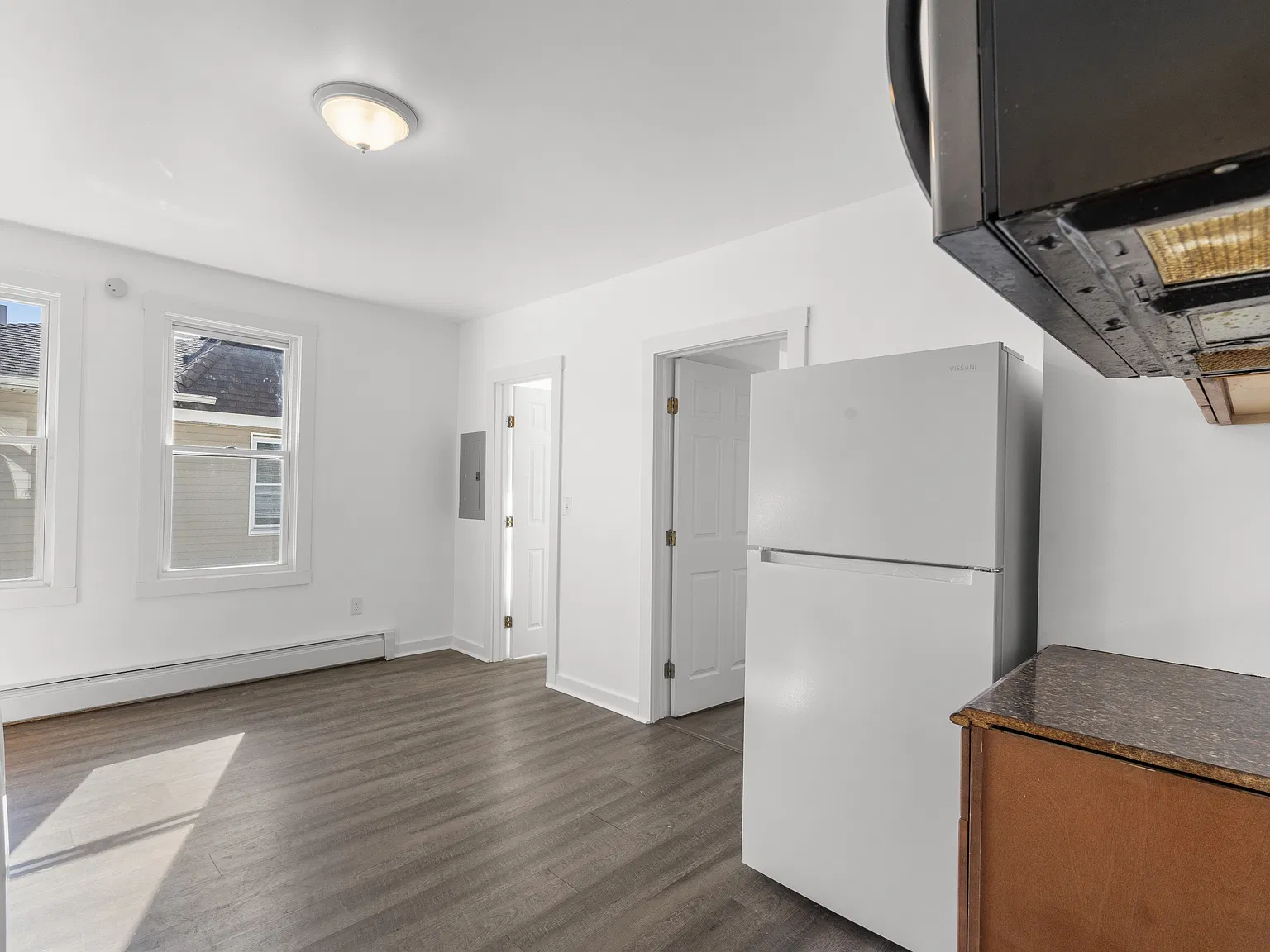 841 East Street - 3rd Flr — Photo 2