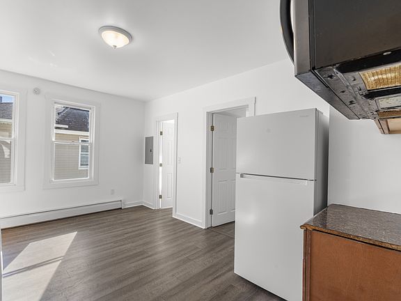 2nd image of 841 East St #3