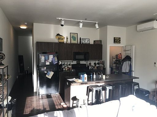 3rd image of 222 Wisconsin St APT 104