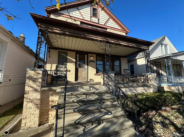 2379 Zinow St, Hamtramck, MI 48212