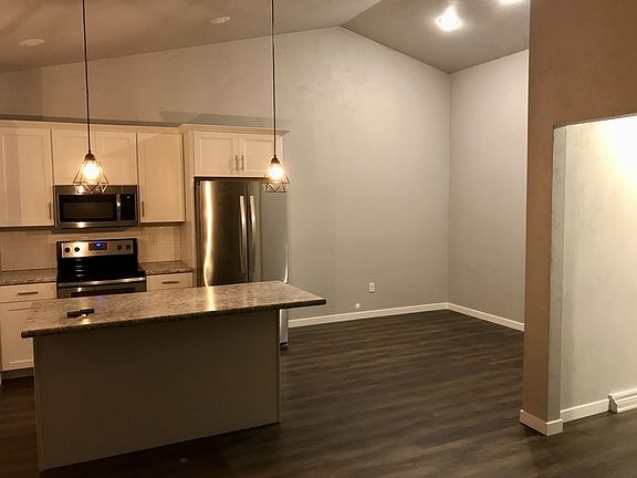 4th image of 196 Desplaine Rd #1