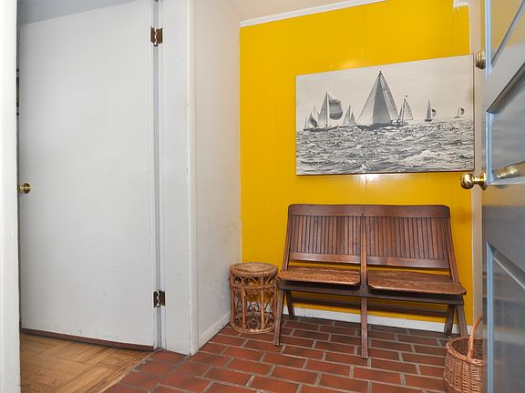 3rd image of 123 Keats Ave