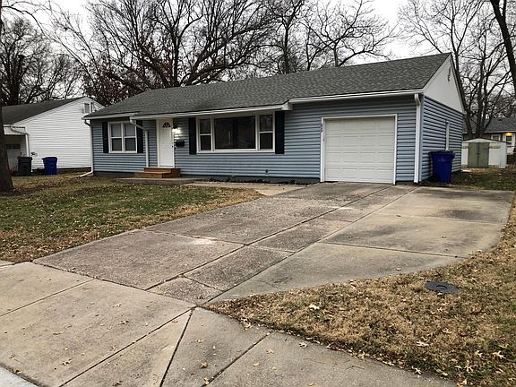 Driveway wide enough for two vehicles