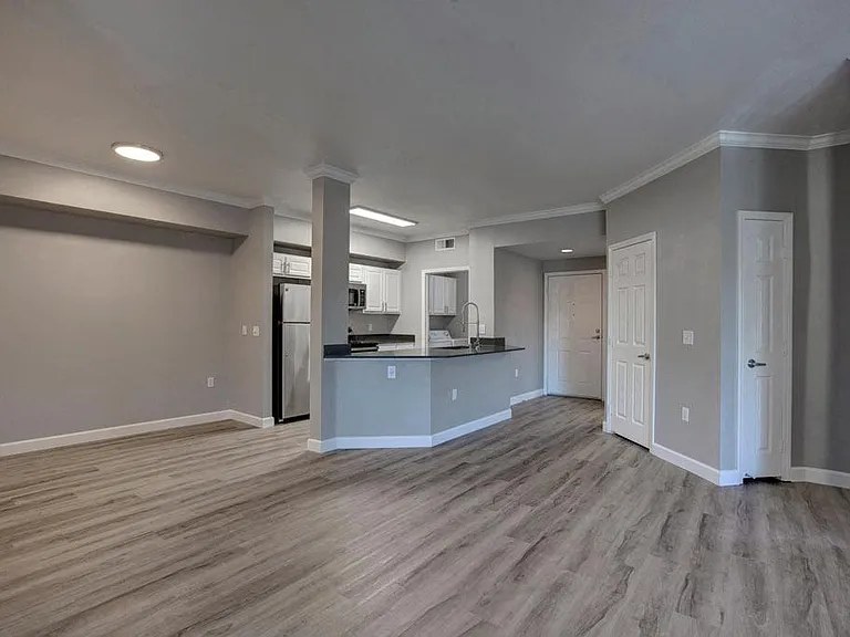 Broadleaf Apartments — Photo 73