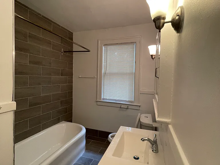 4706 Lakewood St — Photo 14