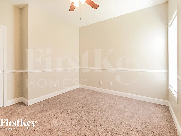 4345 Canterbury St — Photo 12