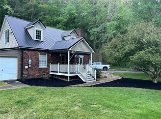 331 Gray St, Comfort, WV 25049