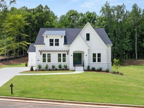 8350 Creekside Overlook Dr, Gainesville, GA 30506