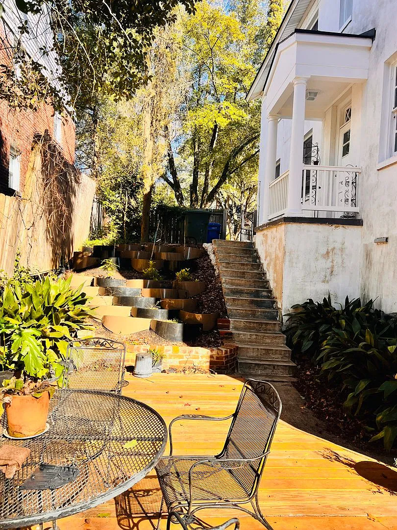 127 S Harden Street — Photo 4