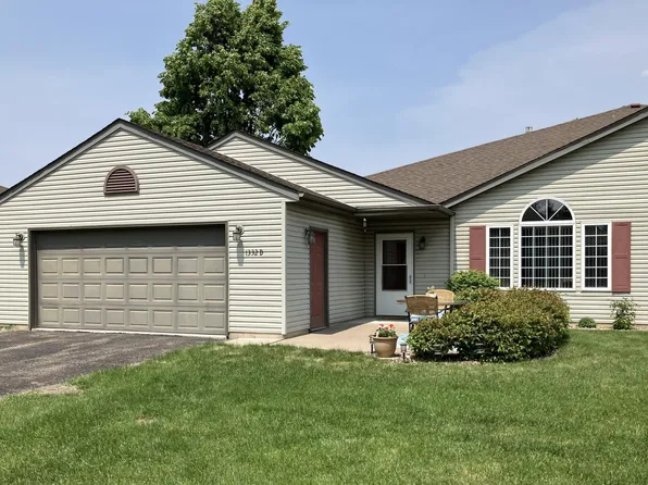 1332D Carriage Dr, Hudson, WI 54016