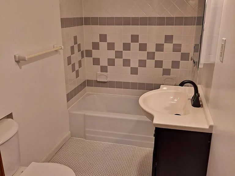 837 W Liberty St #1 — Photo 11