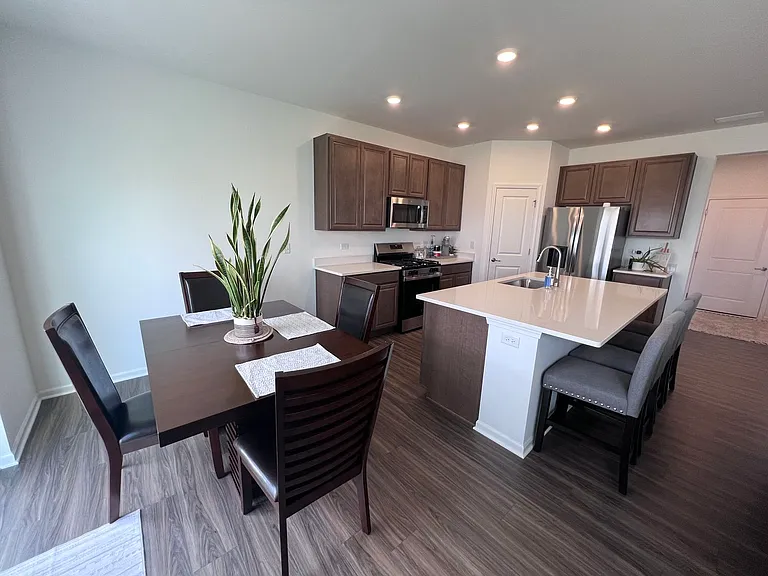 25701 W Yorkshire Dr — Photo 9