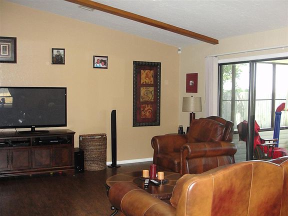 5th image of 805 SW Chaucer Dr
