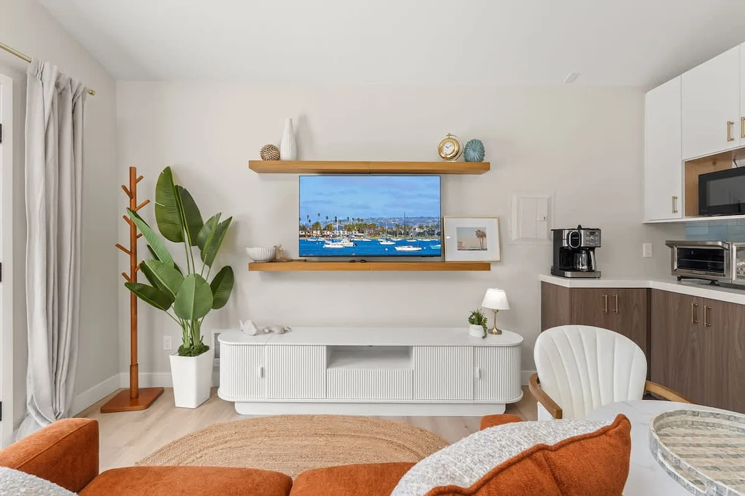 Studio, 1.0 bath, 592 sqft, $3,836 — Photo 1