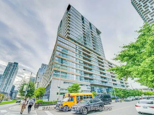 10 Capreol Ct #727, Toronto, ON M5V 4B3