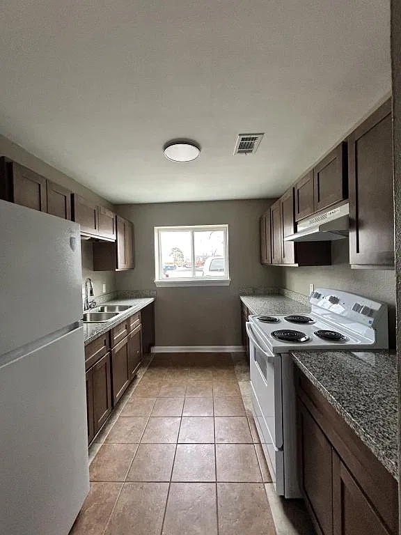 1312 Jasper Ave — Photo 1