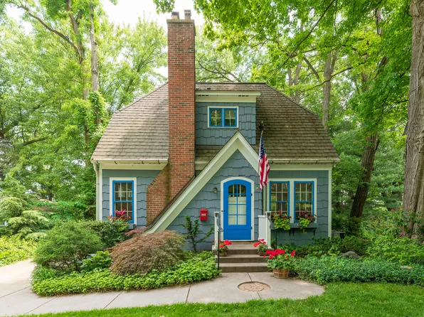 1749 Greenlawn Ave, Kalamazoo, MI 49006