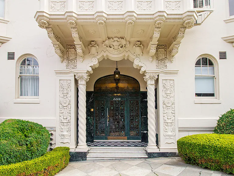 2200 Leavenworth — Photo 12