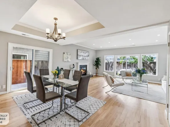 876 Ursa Ln, Foster City, CA 94404