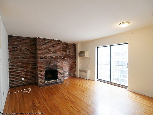 3rd image of 401 E 77th St APT 6C
