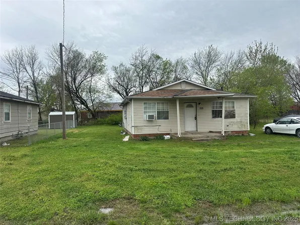 906 E Wallace St, Okmulgee, OK 74447