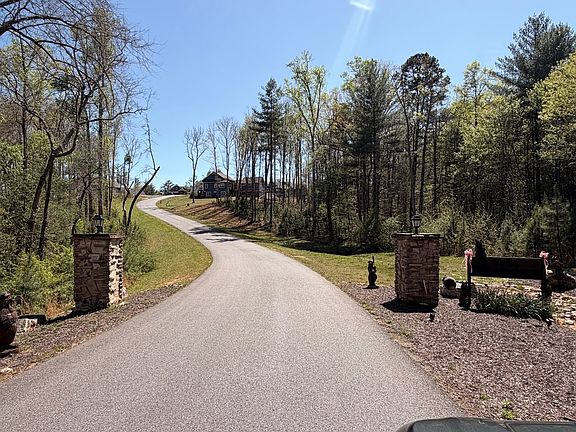 3rd image of 27ACRE S Oakwood Way