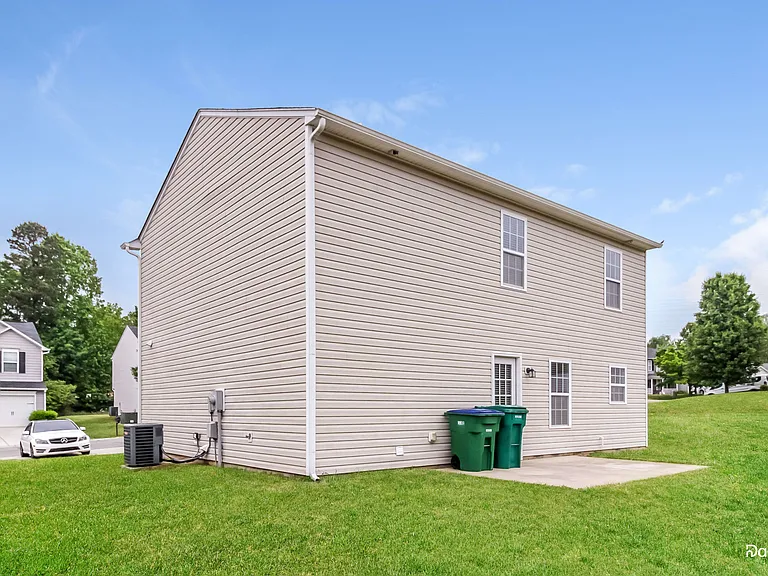870 Bitting Hall Cir — Photo 15