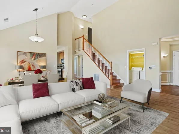 303 Redland Blvd APT 401, Rockville, MD 20850