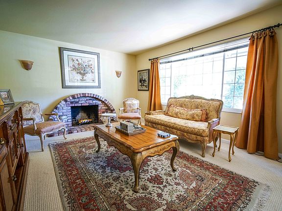 2nd image of 337 Springspark Cir
